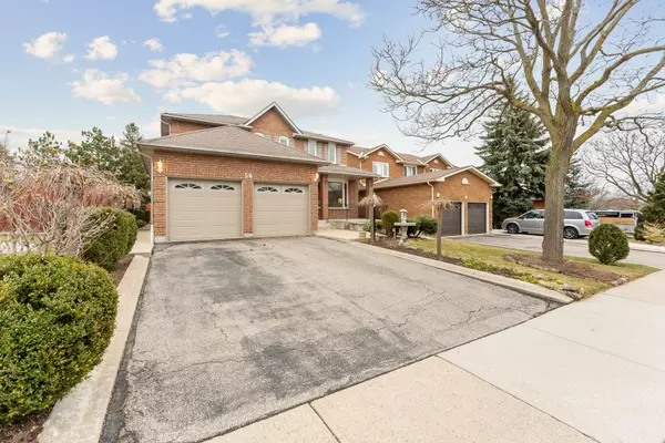 Brampton, ON L6Y 4N1,56 Canarvan CT