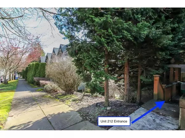 Portland, OR 97239,212 SW HAMILTON ST