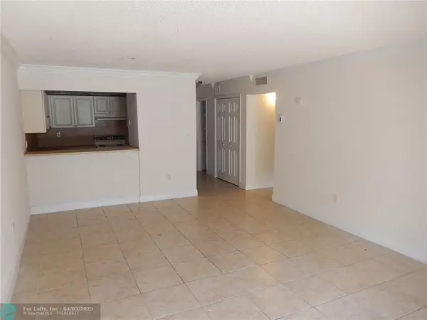 Hialeah, FL 33015,6940 NW 186th St  #1-126