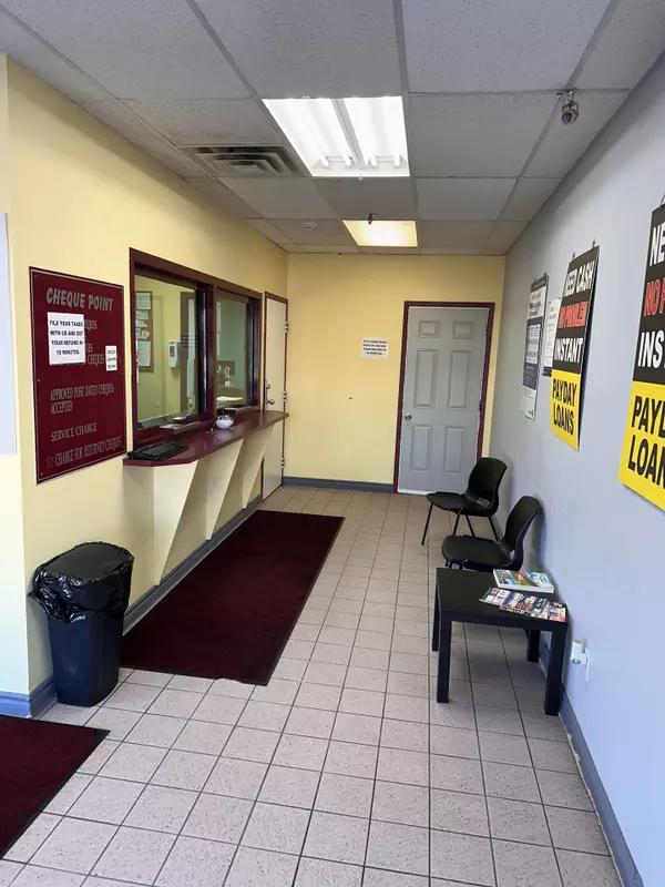 Brampton, ON L6W 3P3,83 Kennedy RD S #27