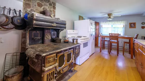 Northern Bruce Peninsula, ON N0H 1Z0,43 Bartley DR