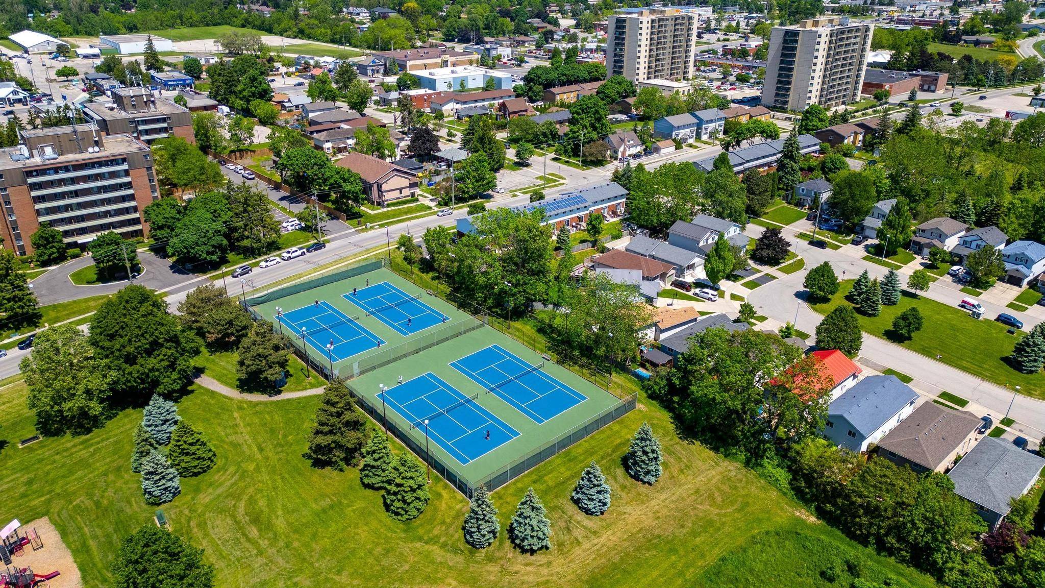 Woodstock, ON N4S 8P8,880 James ST #9