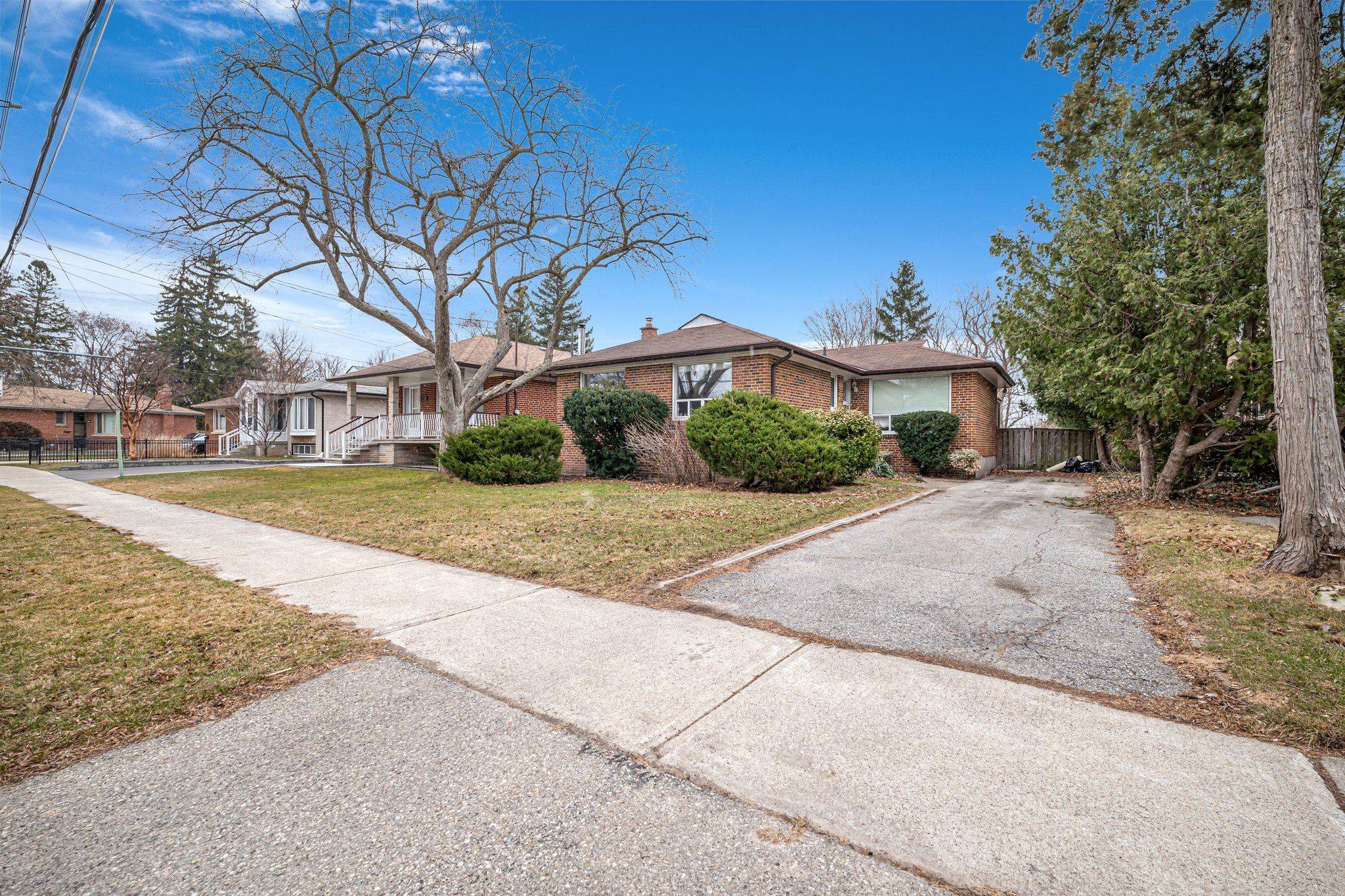 157 Thistle Down BLVD,  Toronto W10,  ON M9V 1J7