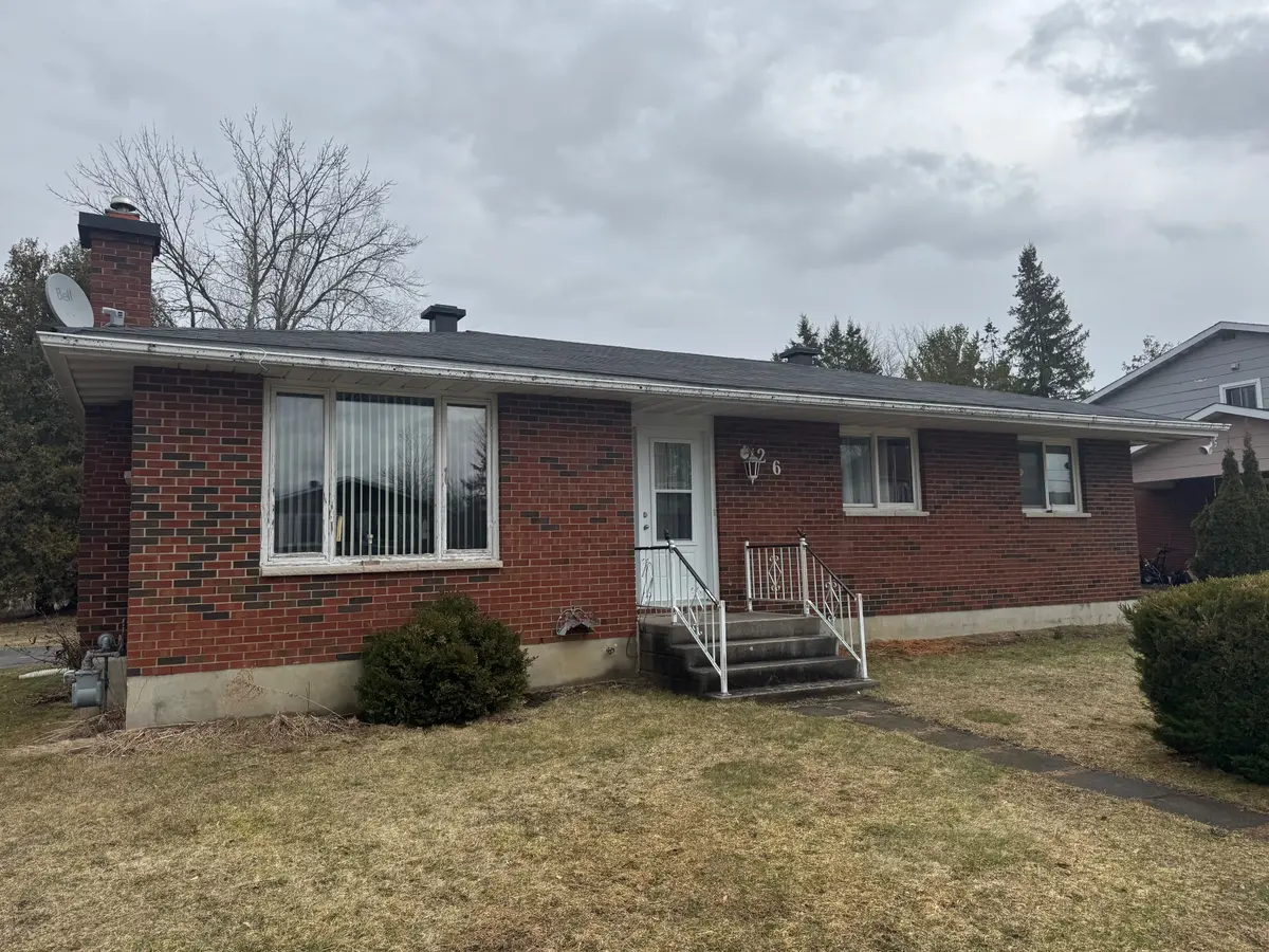 South Stormont, ON K0C 1M0,26 Ault DR