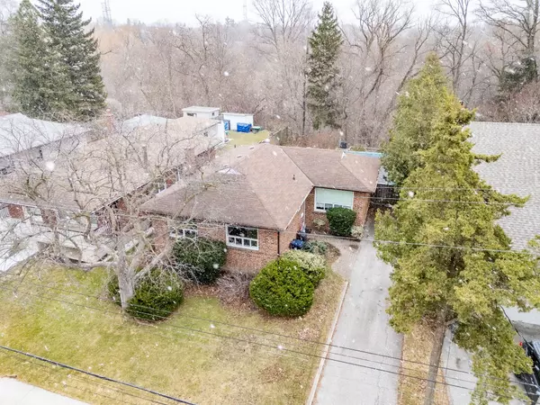 Toronto W10, ON M9V 1J7,157 Thistle Down BLVD