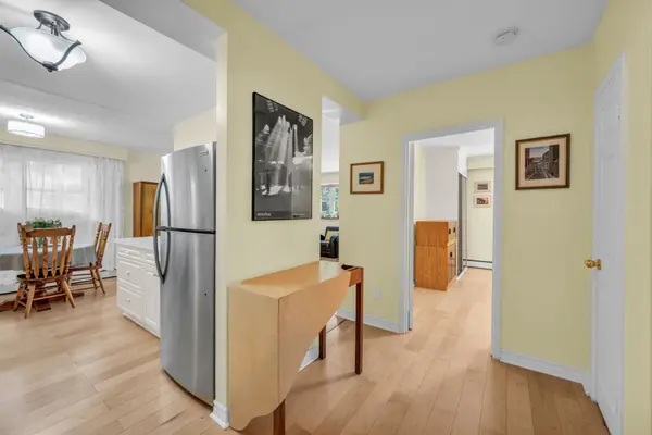 Burlington, ON L7S 1B1,1377 Lakeshore RD #108