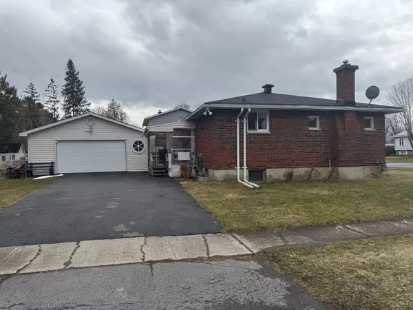 South Stormont, ON K0C 1M0,26 Ault DR