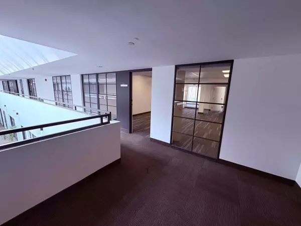 Markham, ON L3R 1A3,7181 Woodbine AVE #230