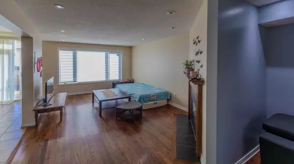 Barrhaven, ON K2J 0L5,39 Chesapeake CRES