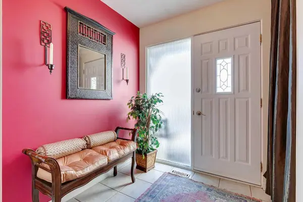 Calgary, AB T3E 5M9,6614 37 ST SW