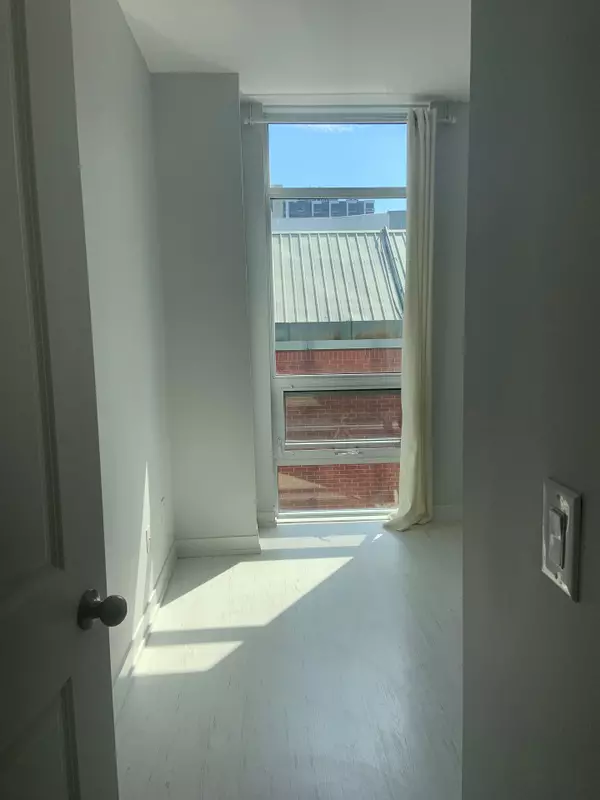 Toronto C08, ON M5A 0L4,105 George ST #504
