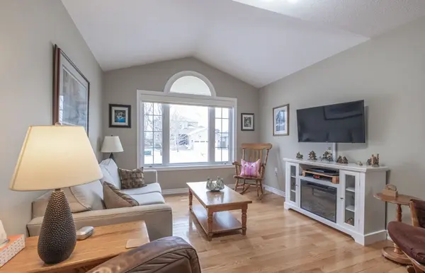 Tay, ON L0K 2A0,13 Sheppard DR