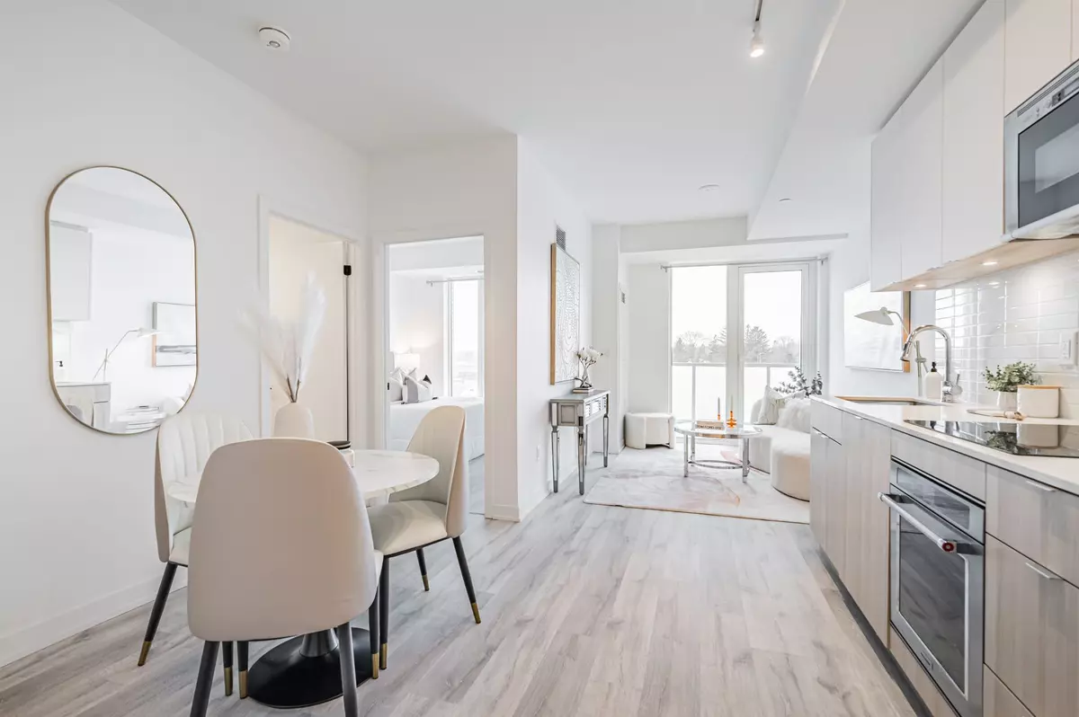 Mississauga, ON L5H 0A7,215 Lakeshore RD W #435