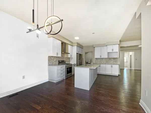 Brampton, ON L6Y 6J8,12 Ixworth CIR