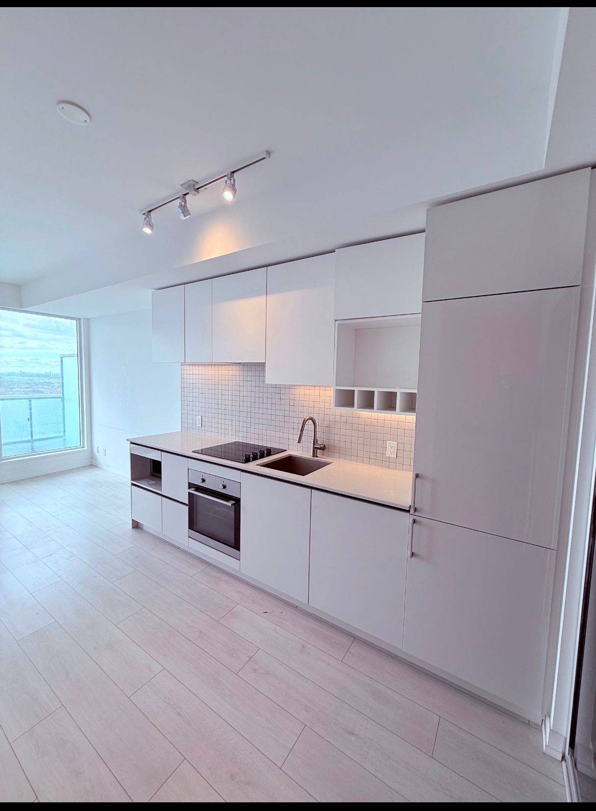 5 Buttermill AVE S #3105, Vaughan, ON L4K 0J5