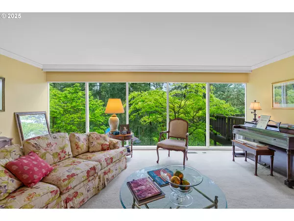 Lake Oswego, OR 97034,1921 INDIAN TRAIL