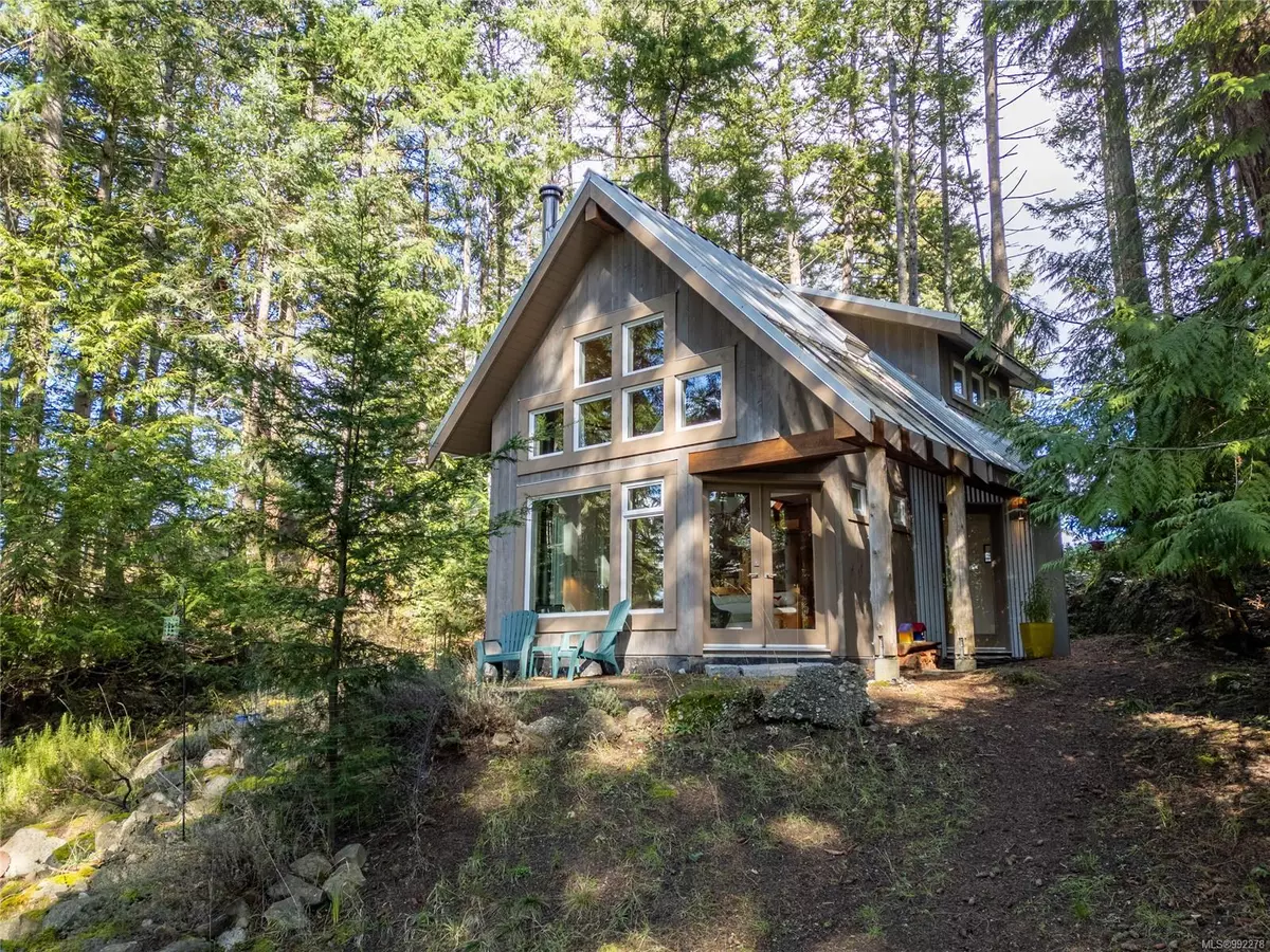 Pender Island, BC V0N 2M2,1617 Schooner Way