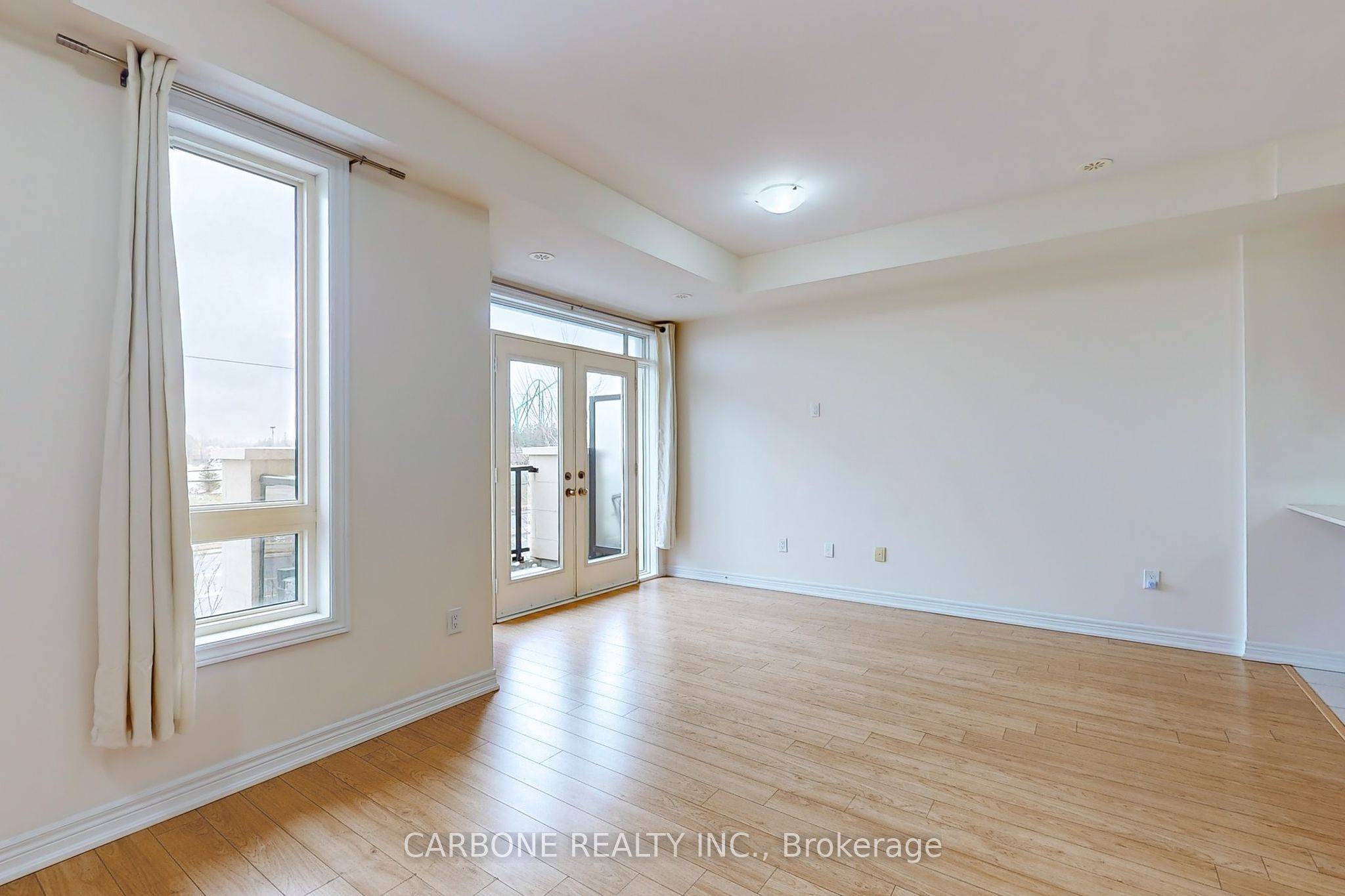 Vaughan, ON L6A 5G5,9621 Jane ST #10