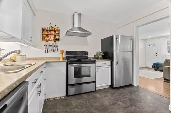 Essa, ON L0M 1B0,252 Cindy LN