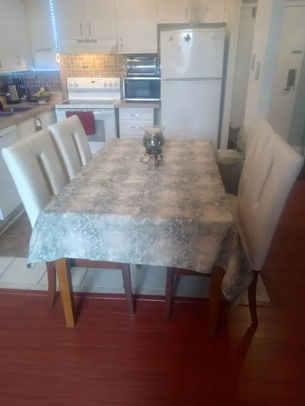 3559 Eglinton AVE W #208, Toronto W04, ON M6M 5C6