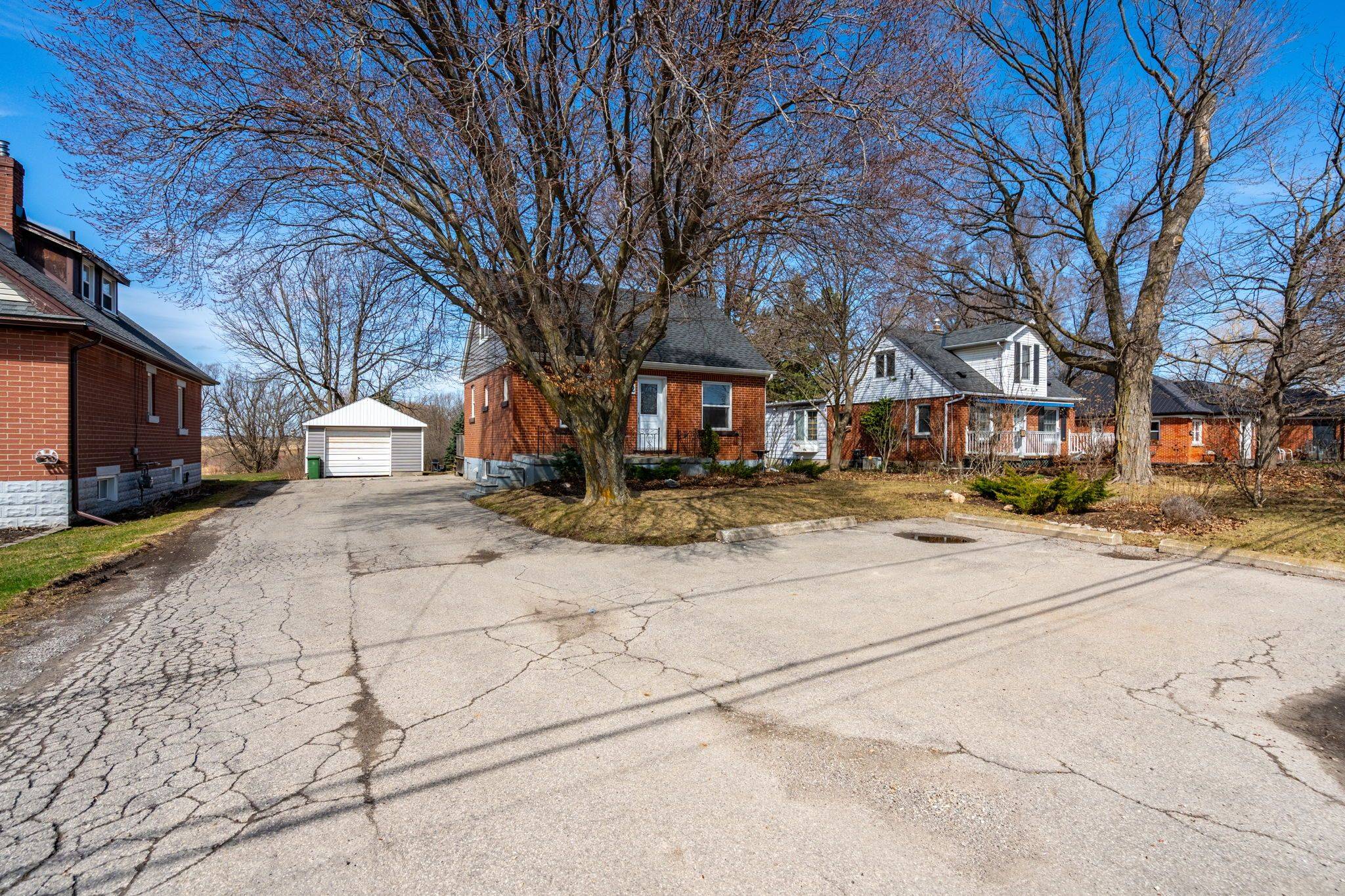 Hamilton, ON L0R 1W0,2812 Upper James ST