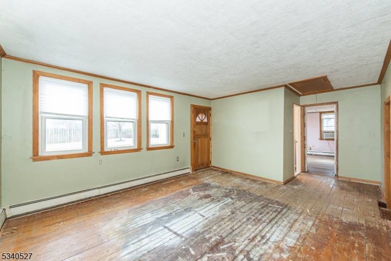 Roxbury Twp., NJ 07847,17 Jones St