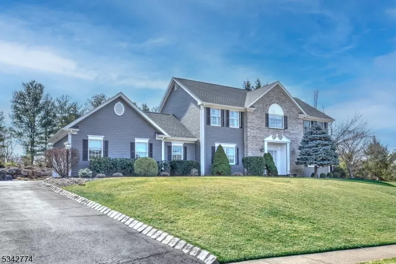 3 Cooper Rd, Mendham Twp., NJ 07945