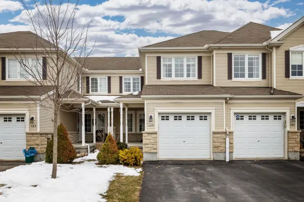 Barrhaven, ON K2J 0G8,125 Osnabrook Private