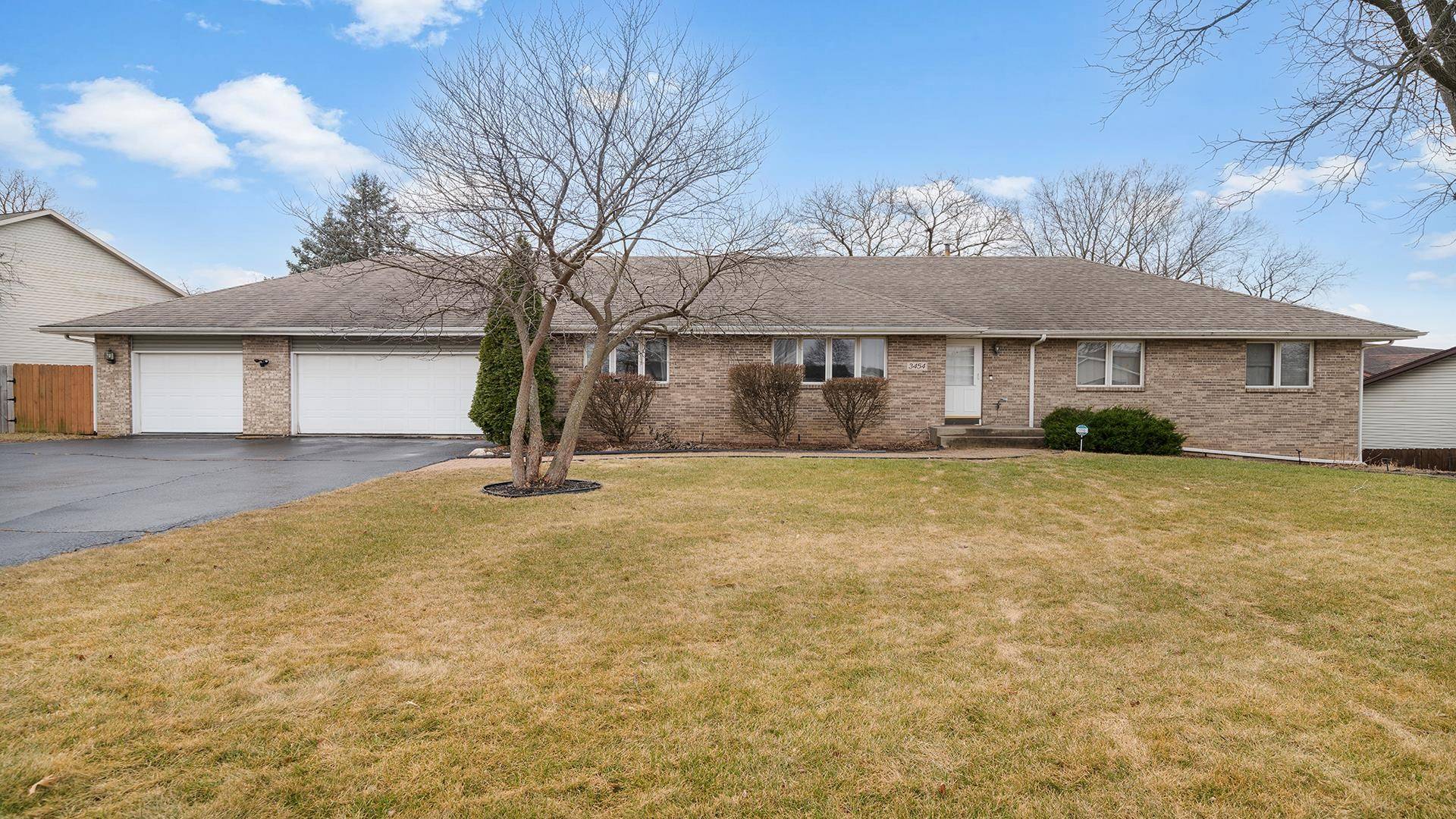 3454 Valley Woods Drive, Cherry Valley, IL 61016