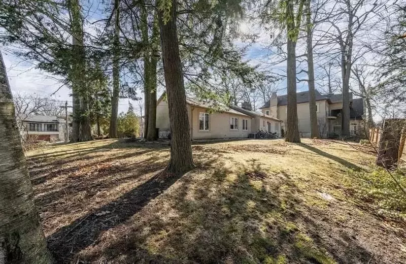 Mississauga, ON L5H 1S2,1249 Indian RD