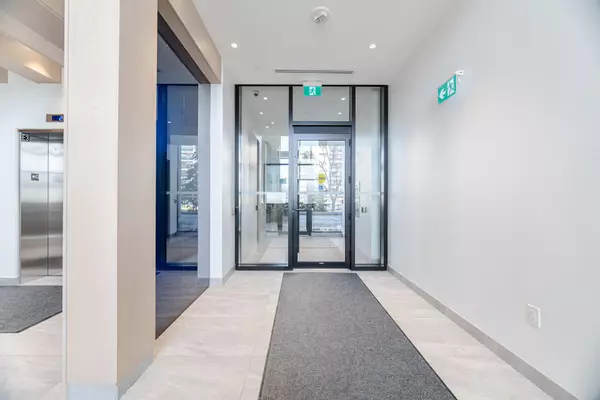 Mississauga, ON L5A 1W4,86 Dundas ST E #712