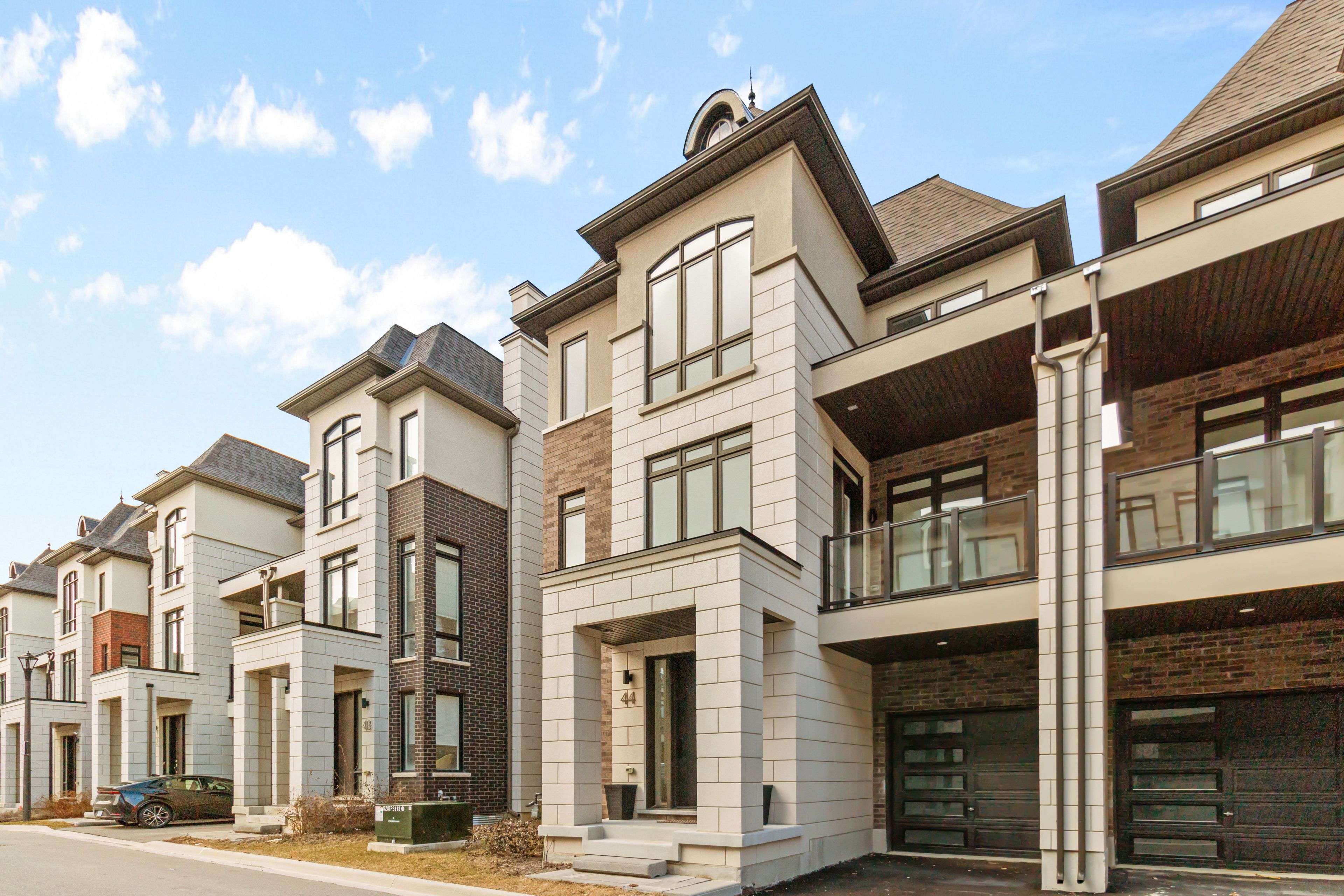 42 Globemaster LN, Richmond Hill, ON L4E 1H4