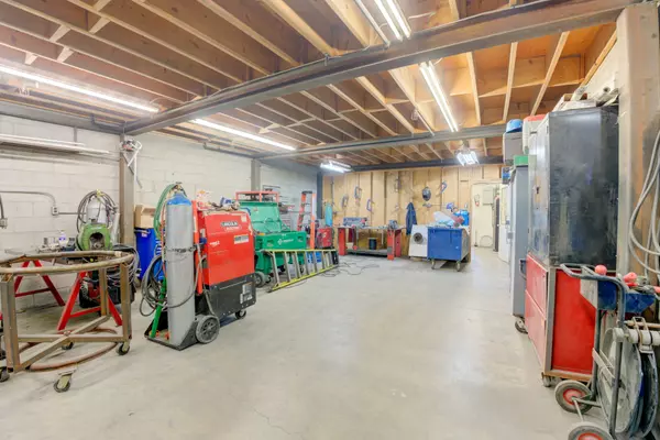Brampton, ON L6T 4J1,175 Advance BLVD #11