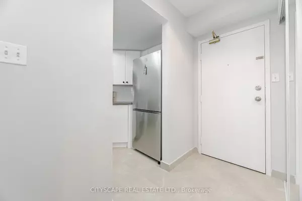 Toronto E04, ON M1P 4Z3,2550 Lawrence AVE #1411