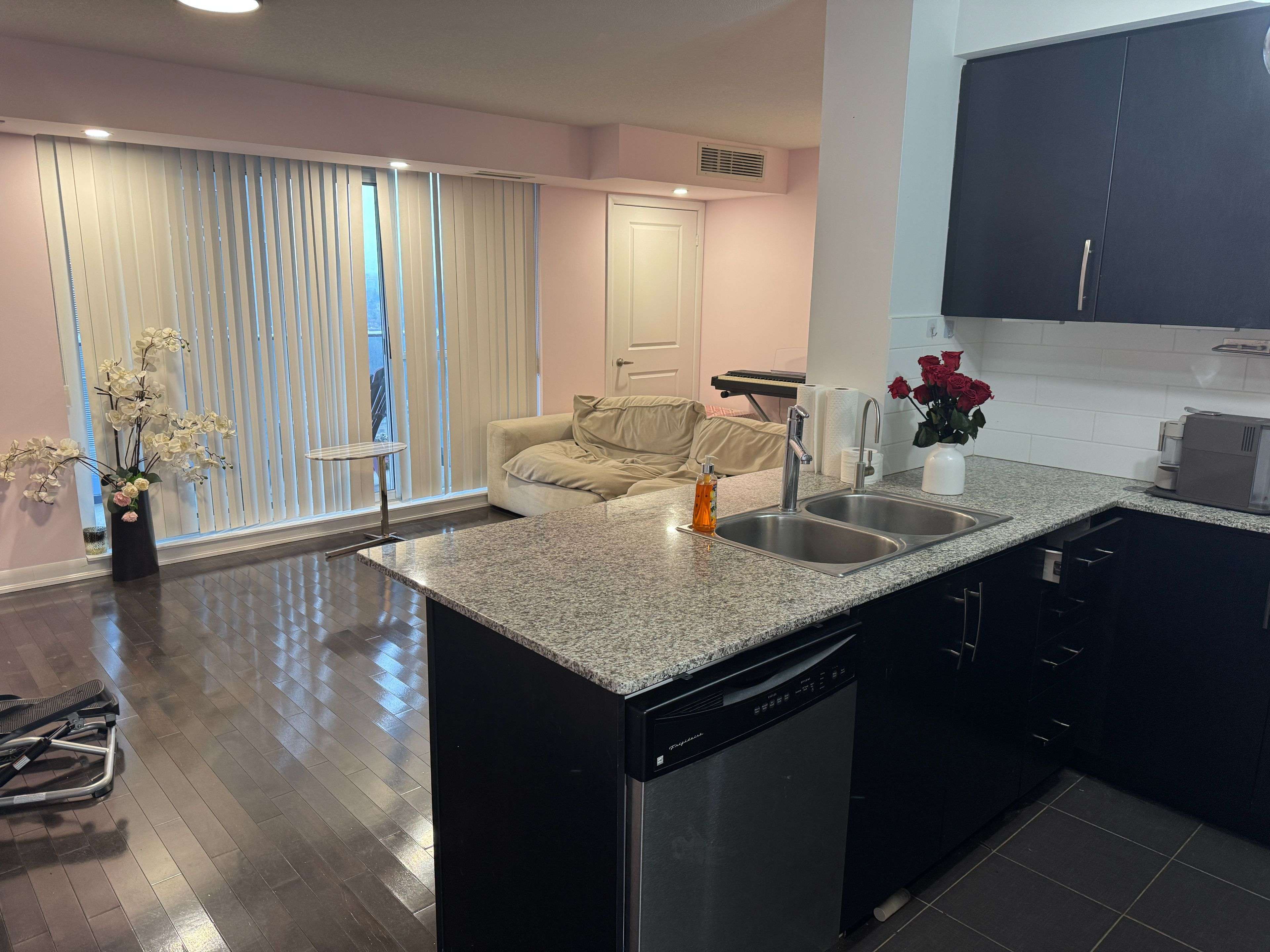 Toronto C14, ON M2M 0A8,5791 Yonge ST #2107