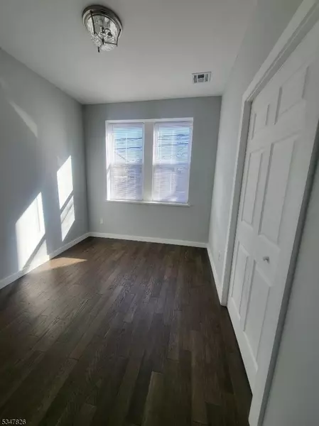 288 E Kinney St, Newark City, NJ 07105