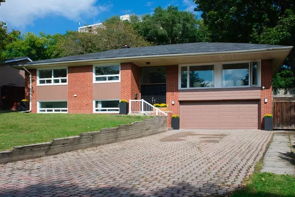 Toronto C13, ON M3A 3E6,23 Larabee CRES