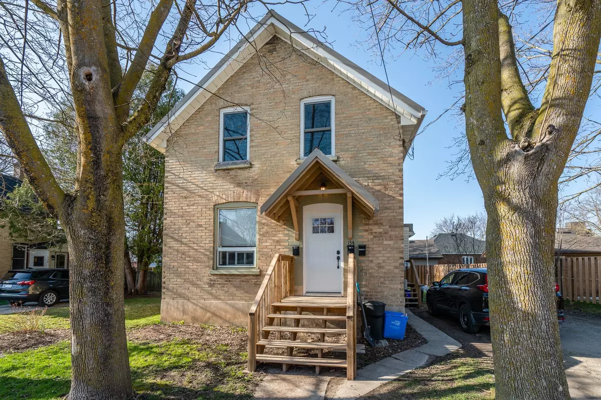 Hanover, ON N4N 1K6,134 9th ST