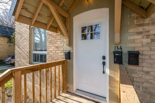 Hanover, ON N4N 1K6,134 9th ST