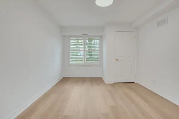 Barrie, ON L4N 0W4,49 Jacobs TER #215