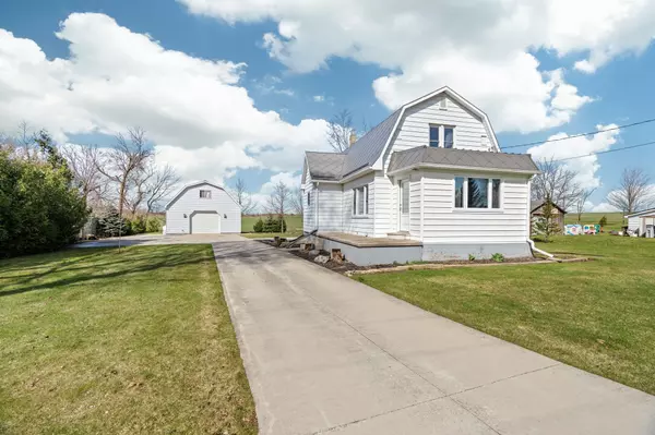 Lambton Shores, ON N0M 1B0,7433 Arkona RD