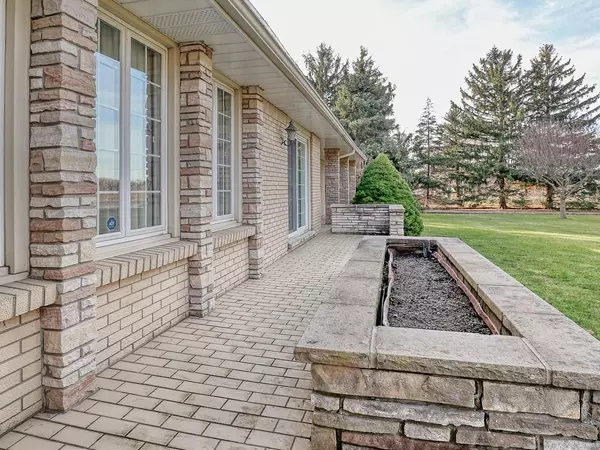 London South, ON N6M 1G1,2047 Hamilton RD