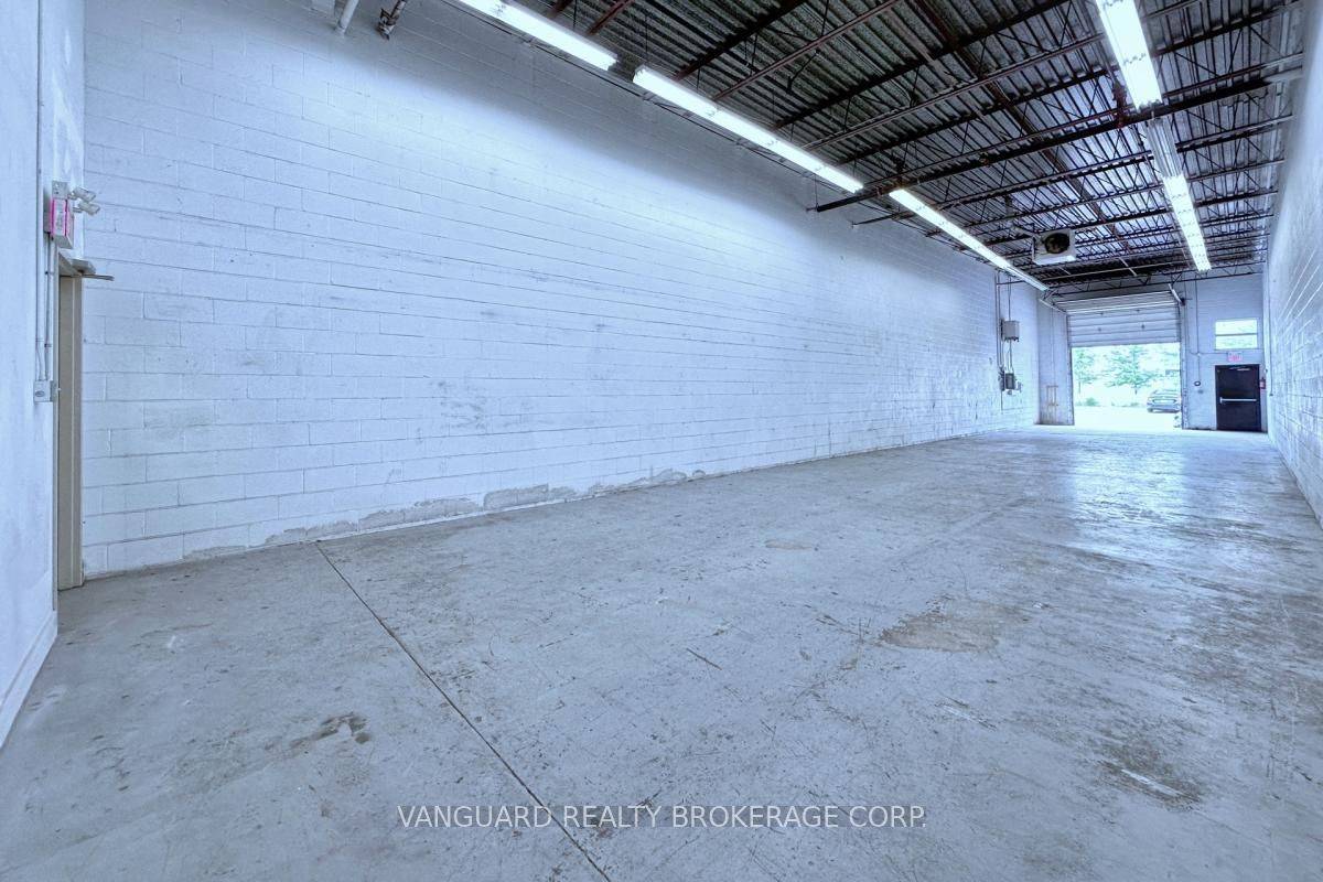 Toronto W10, ON M9V 4A8,20 Baywood RD #1