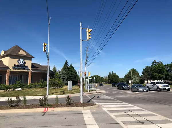 Markham, ON L6E 0K7,5 Swan Lake BLVD #6-7