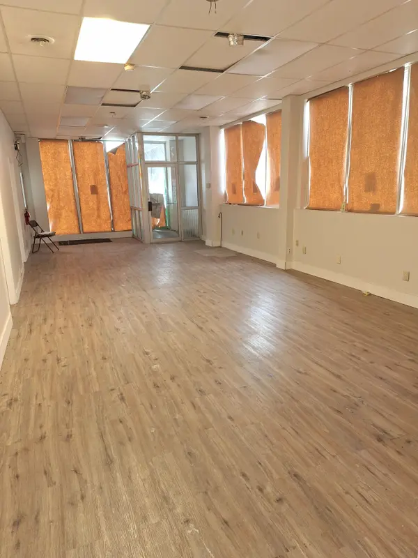 St. Catharines, ON L2R 3M2,4 Centre ST