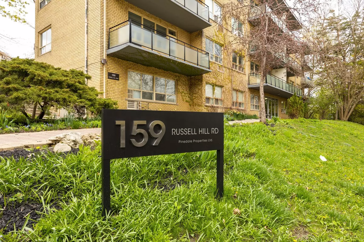 Toronto C02, ON M4V 2S9,159 Russell Hill RD #403