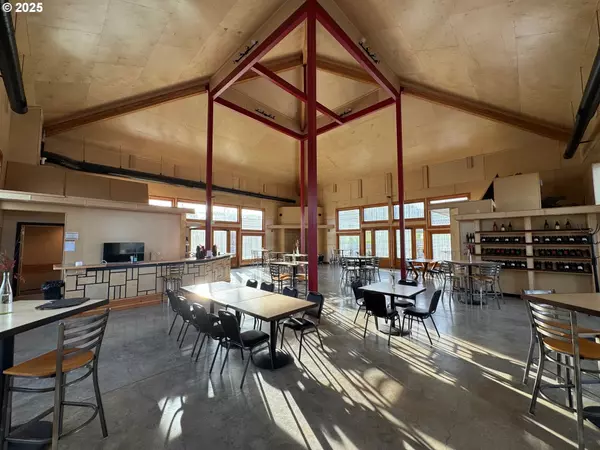 Dundee, OR 97115,9664 NE FOX FARM RD