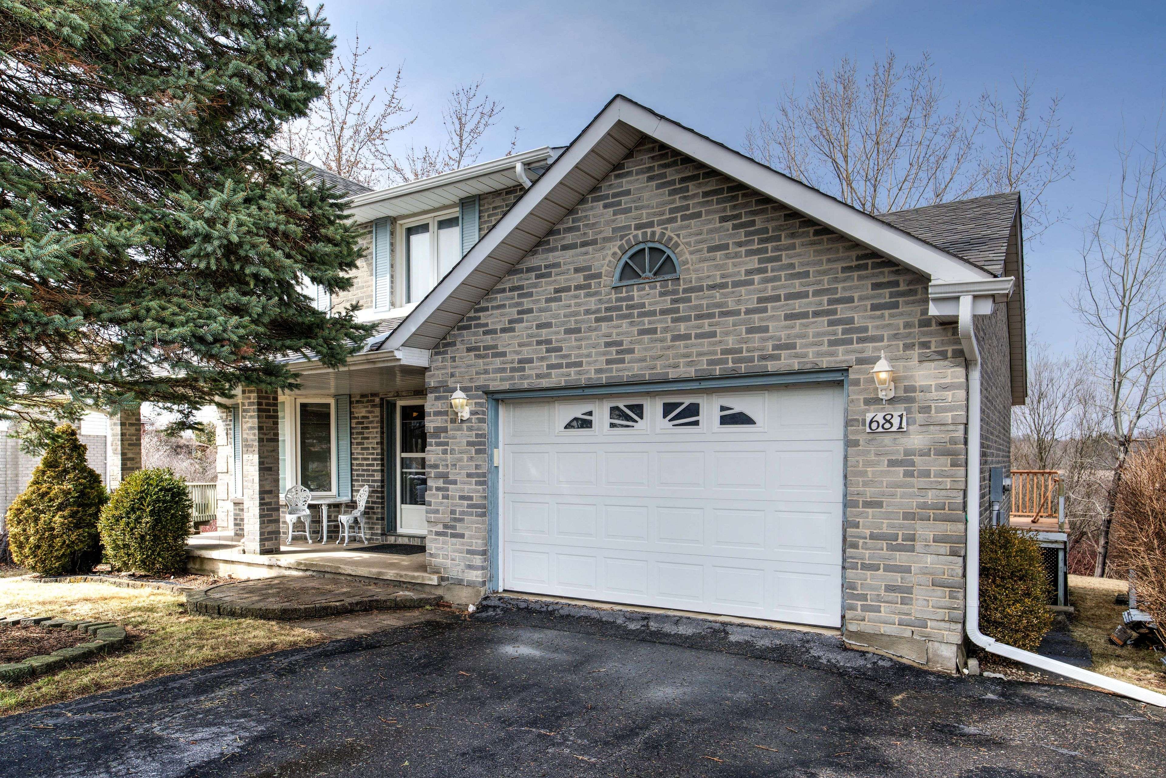 681 Rivermeade AVE, Kingston, ON K7M 7Z7