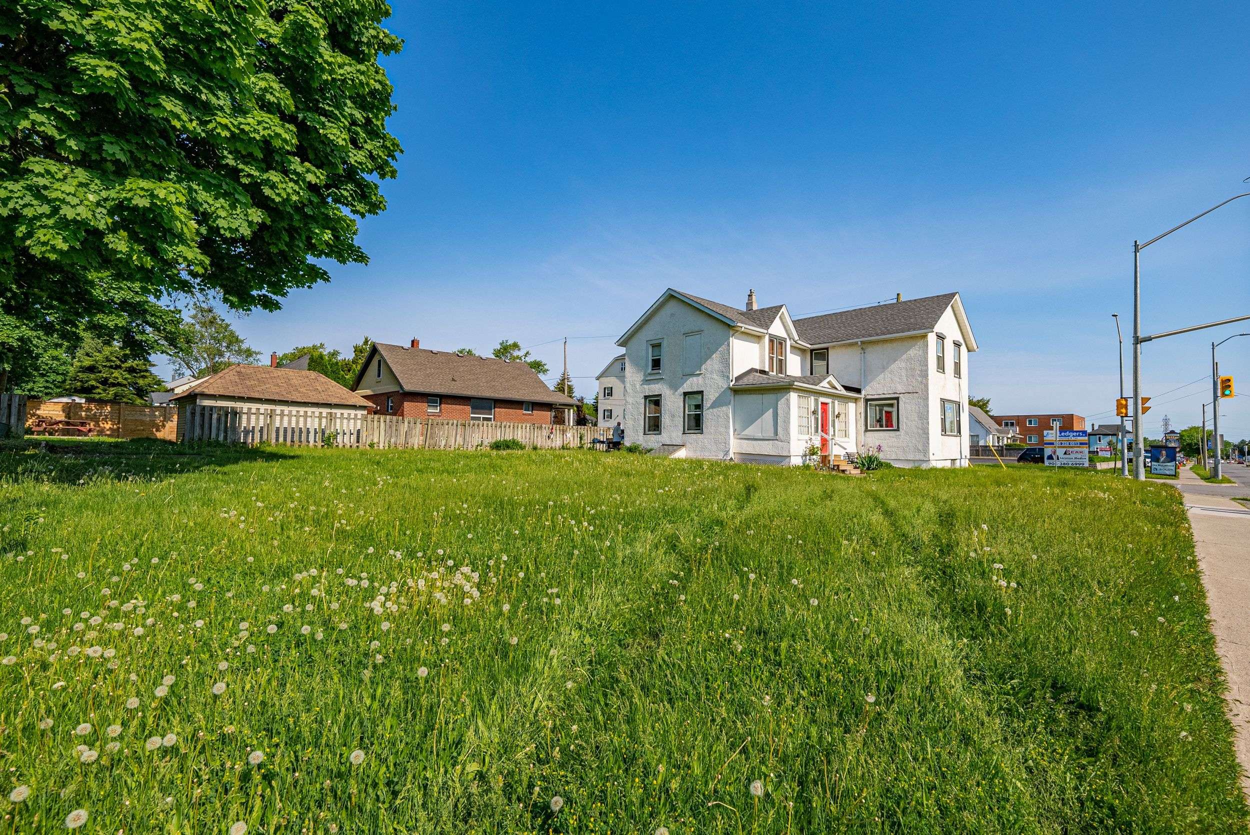 Niagara Falls, ON L2J 2L2,3879 PORTAGE RD
