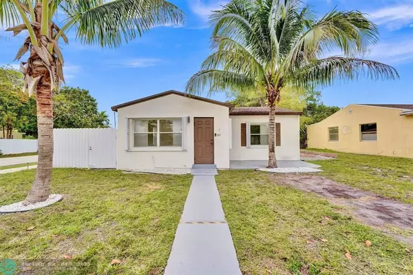 Hollywood, FL 33020,2447 Thomas St